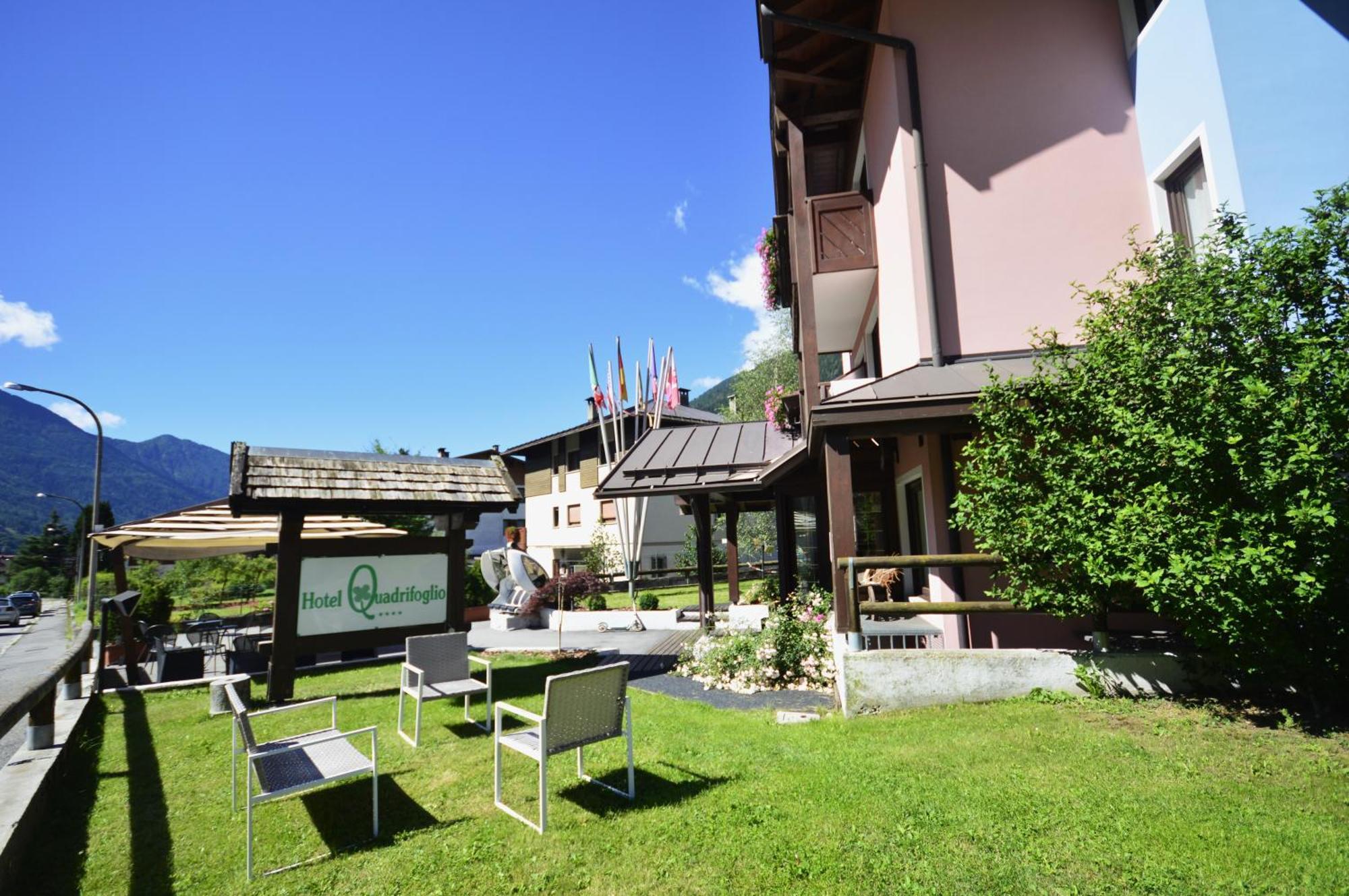 Hotel Quadrifoglio Pinzolo Bagian luar foto