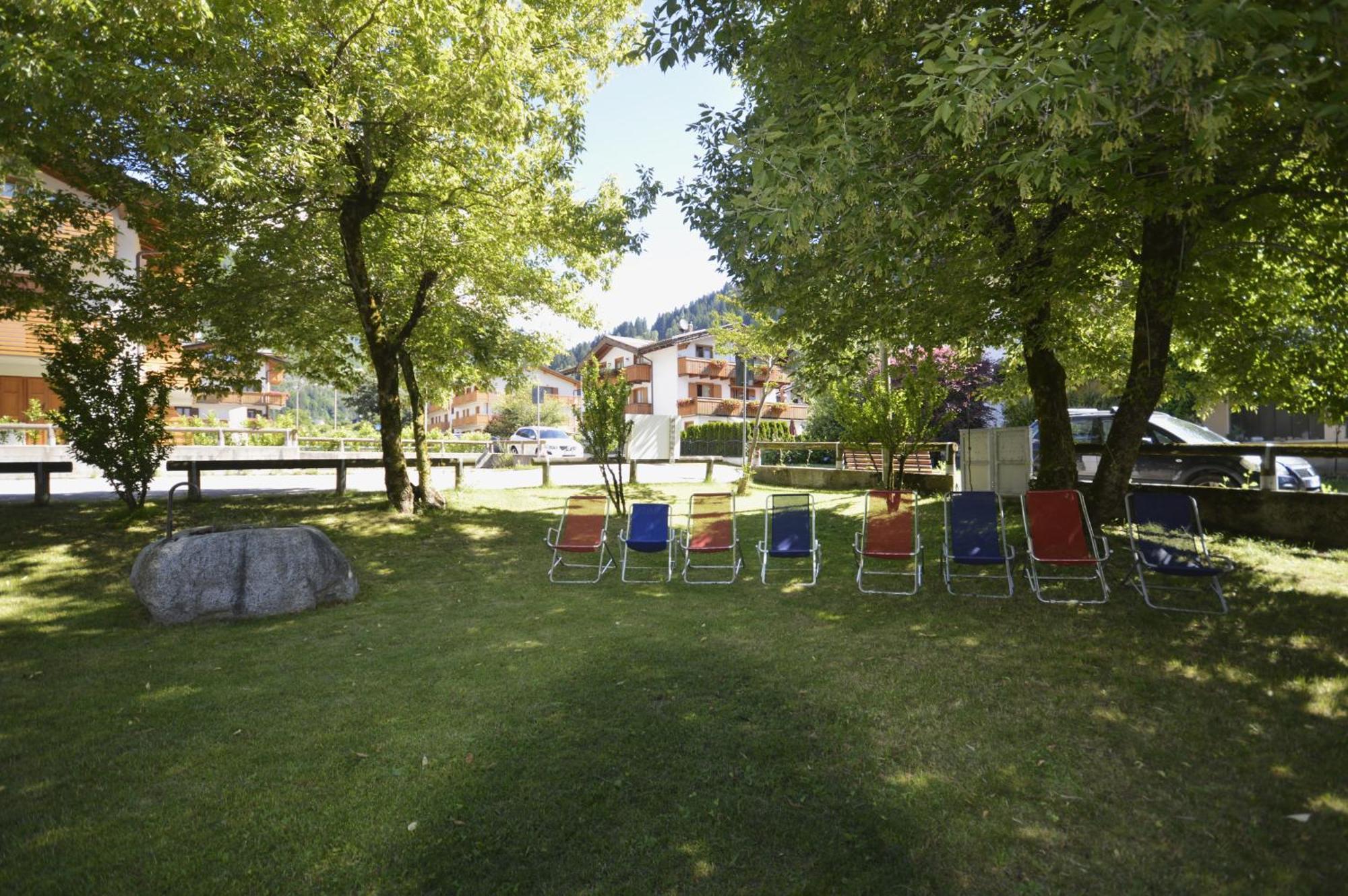Hotel Quadrifoglio Pinzolo Bagian luar foto