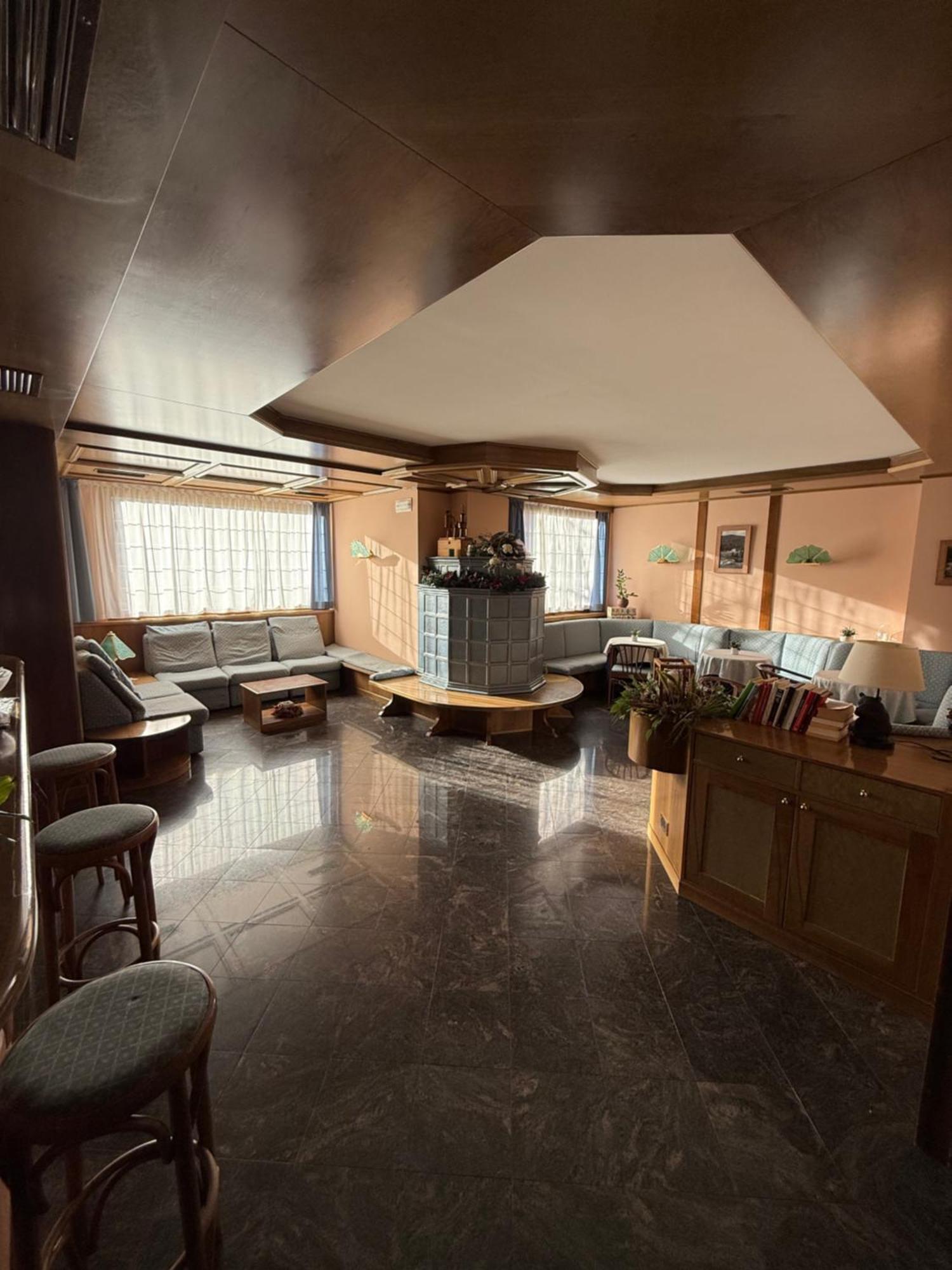 Hotel Quadrifoglio Pinzolo Bagian luar foto