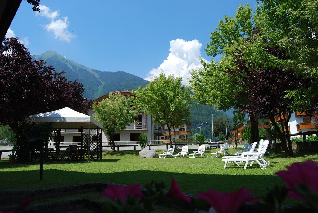Hotel Quadrifoglio Pinzolo Bagian luar foto
